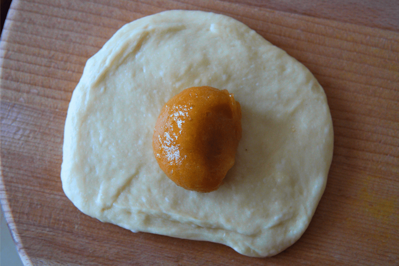 Testo sa nadevom, Filled Dough