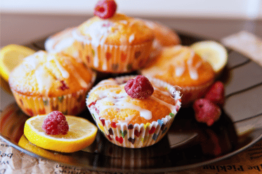 Limun mafini sa malinama, Lemon muffins with raspberries