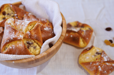 Slatko pecivo sa sirom, Sweet pastry with cheese