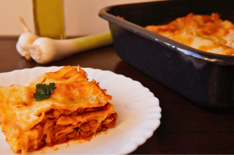 Lazanje na tanjiru sa persunom, Lasagne on a plate with parsley