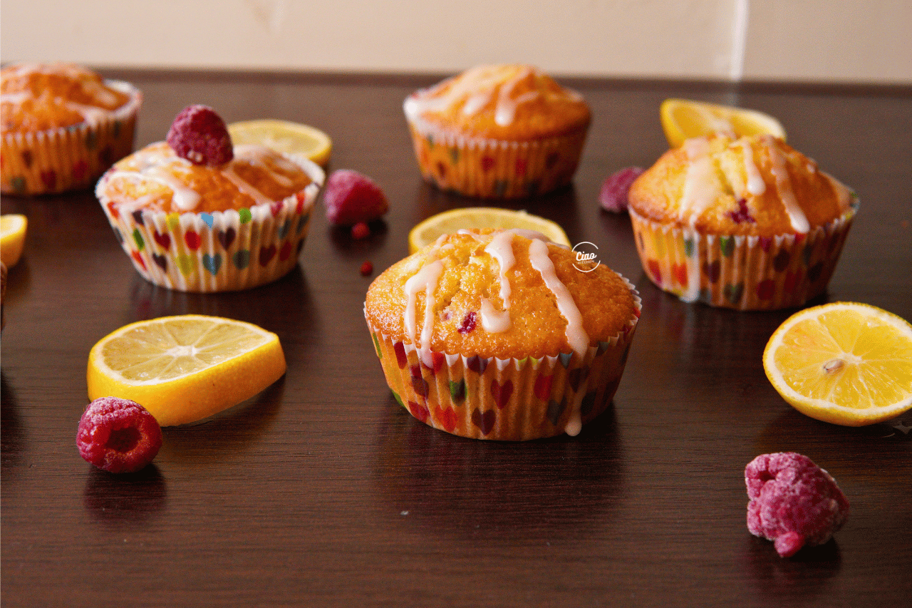 Mafini sa limunom i malinama, Lemon muffins with raspberries